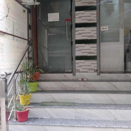 Hotel O Seventy Stay In Sohana Exterior photo